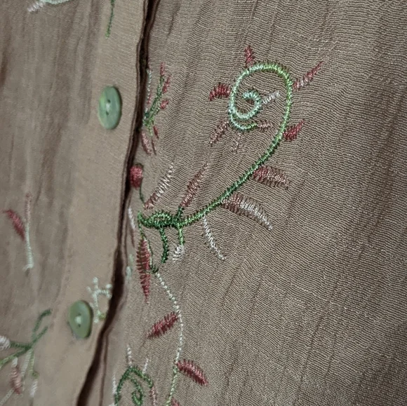 fig and flower Large Dusty Rose Floral Embroidered Long Sleeve Button Down Shirt - Picture 6 of 10